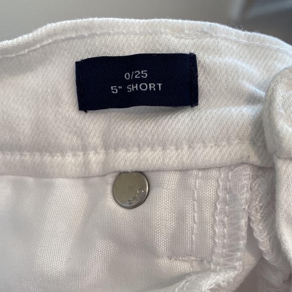 Gap - Womens white cuffed Denim shorts size 0/25 with raw hem - Picture 3 of 4